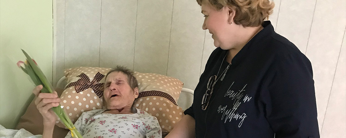 Поздравили наших постоялиц с 8 марта